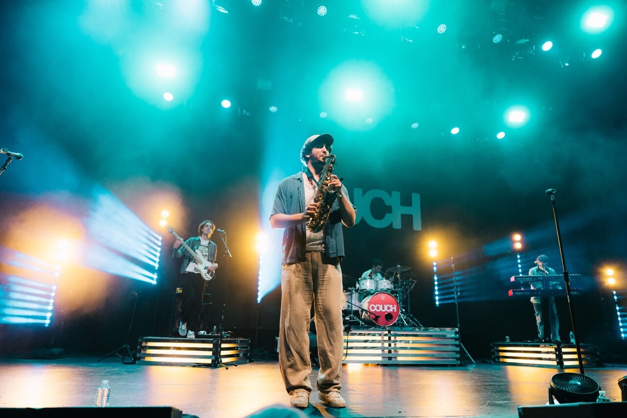 Eric Tarlin of Couch performing live